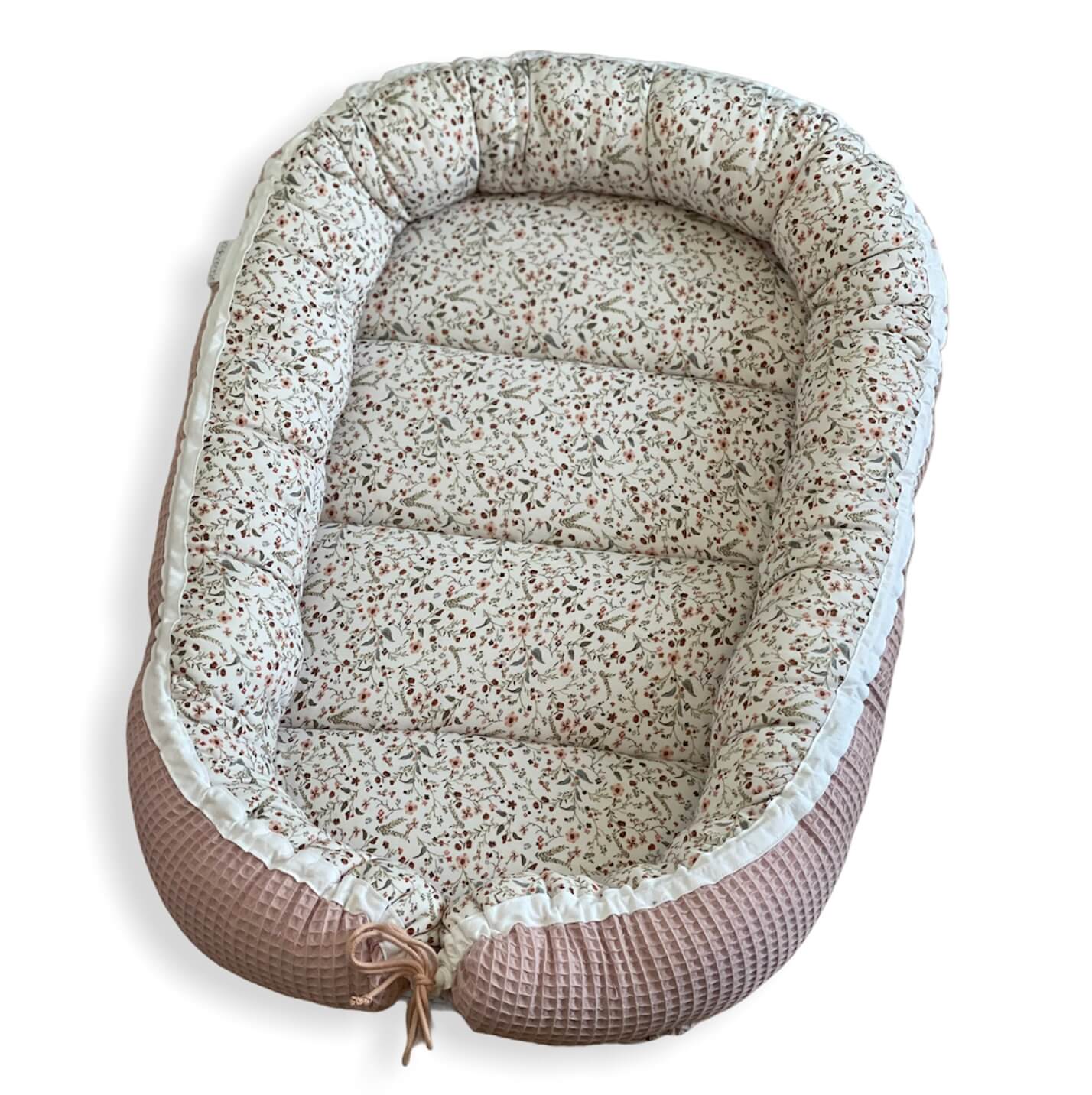 Babynestje samenstellen met wafelstof | Babynestje op maat gemaakt.