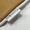 Kinderwagendeken-goud-spetters-ecru-baby-75x55cm-closup