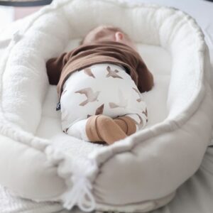 Babynestje samenstellen met zachte wafelstof en bijpassend dekentje – handgemaakt babynestje op maat