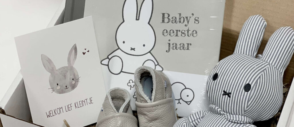 Ontdek de Kraamcadeau met naam: 15 originele ideeën voor een persoonlijk cadeau – origineel, handgemaakt en perfect als babycadeau