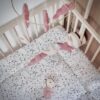 Boxkleed op maat met verschillende stoffen en kleuren in een babybox